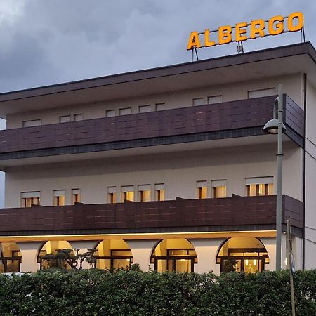 Albergo Ristorante Belvedere Тьене Экстерьер фото