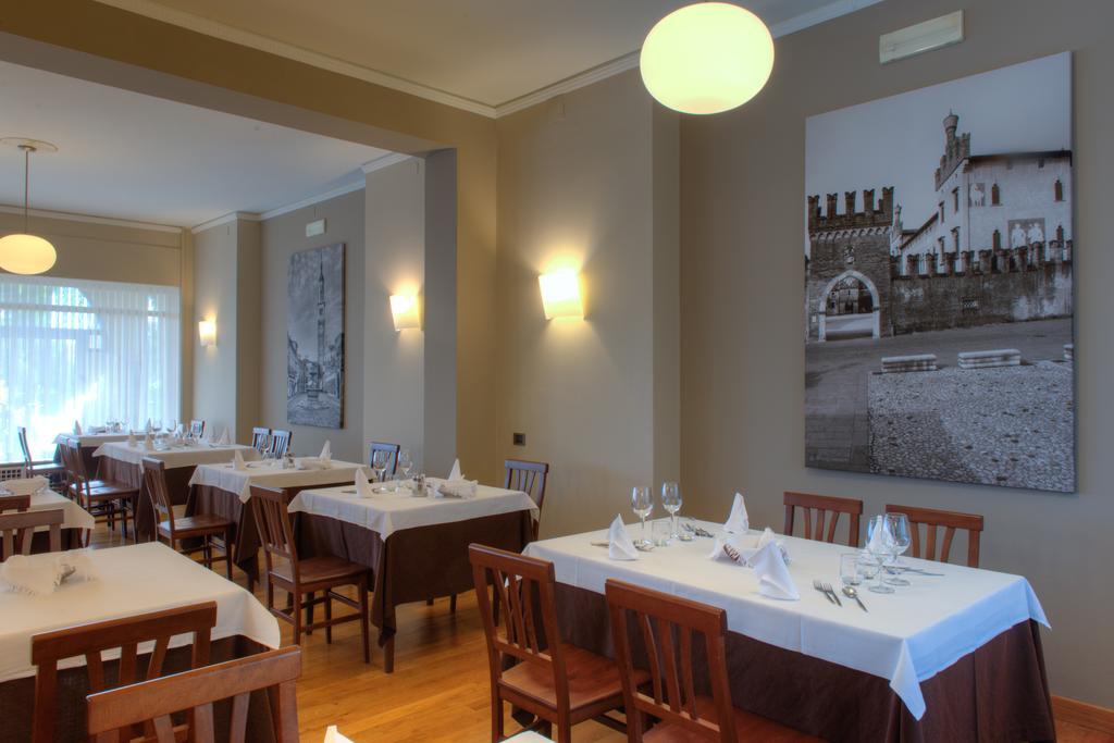 Albergo Ristorante Belvedere Тьене Экстерьер фото